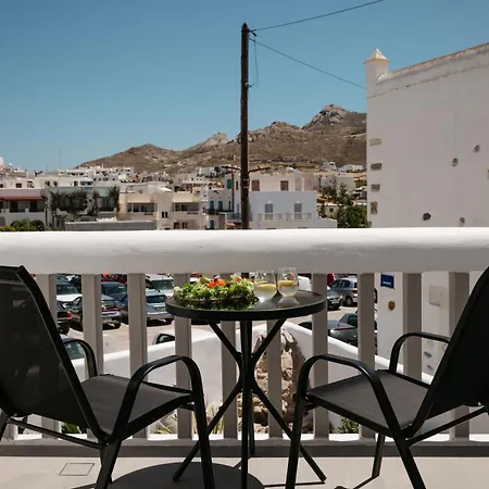 Anora Naxos Lägenhetshotell 3*